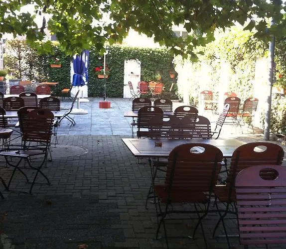 بيت ضيافة Brauhaus بوتروب